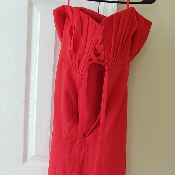 Formal dress - Picture 2 of 2